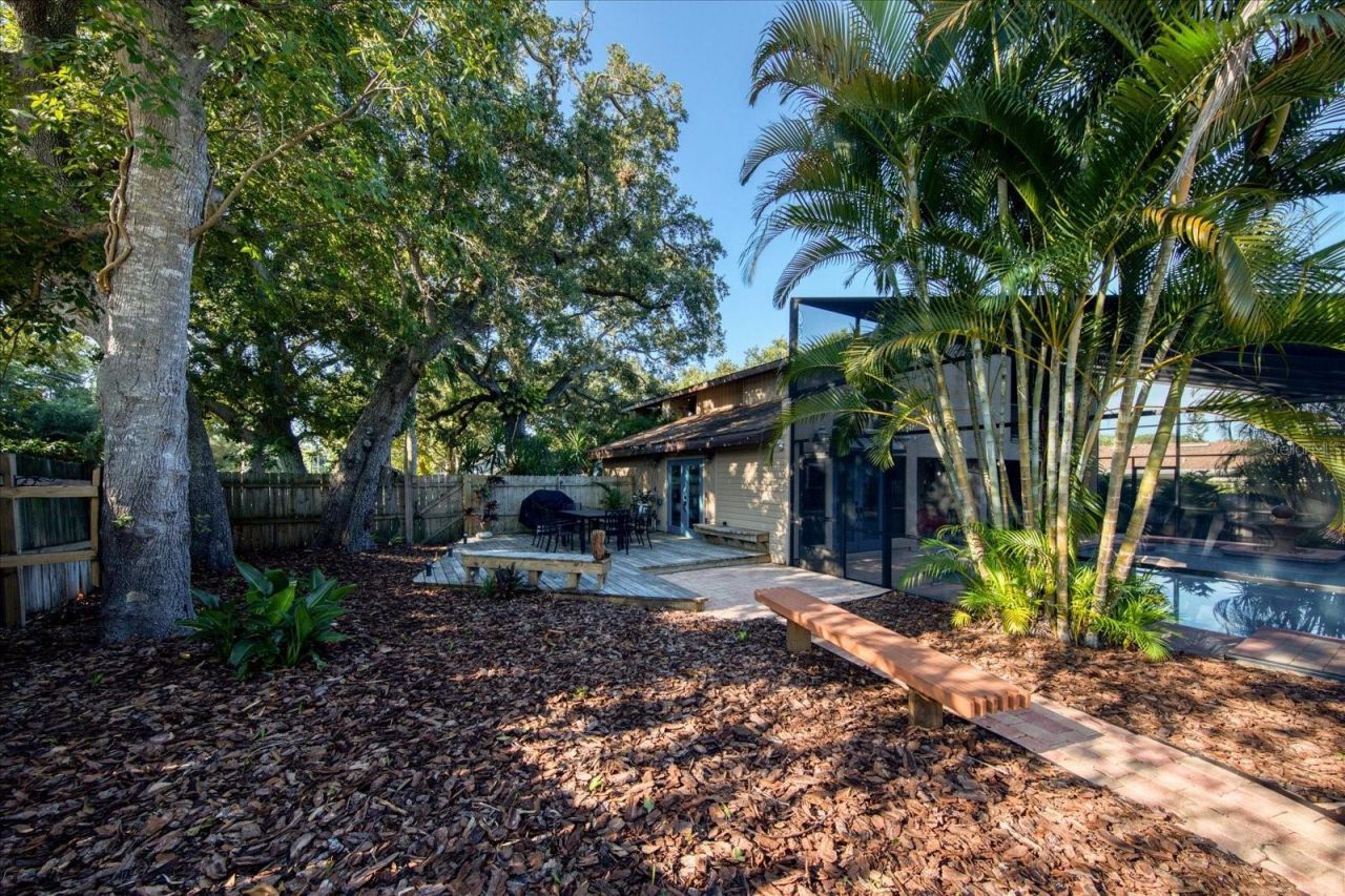 13703 Oak Forest Boulevard N, Seminole, FL 33776 Photo