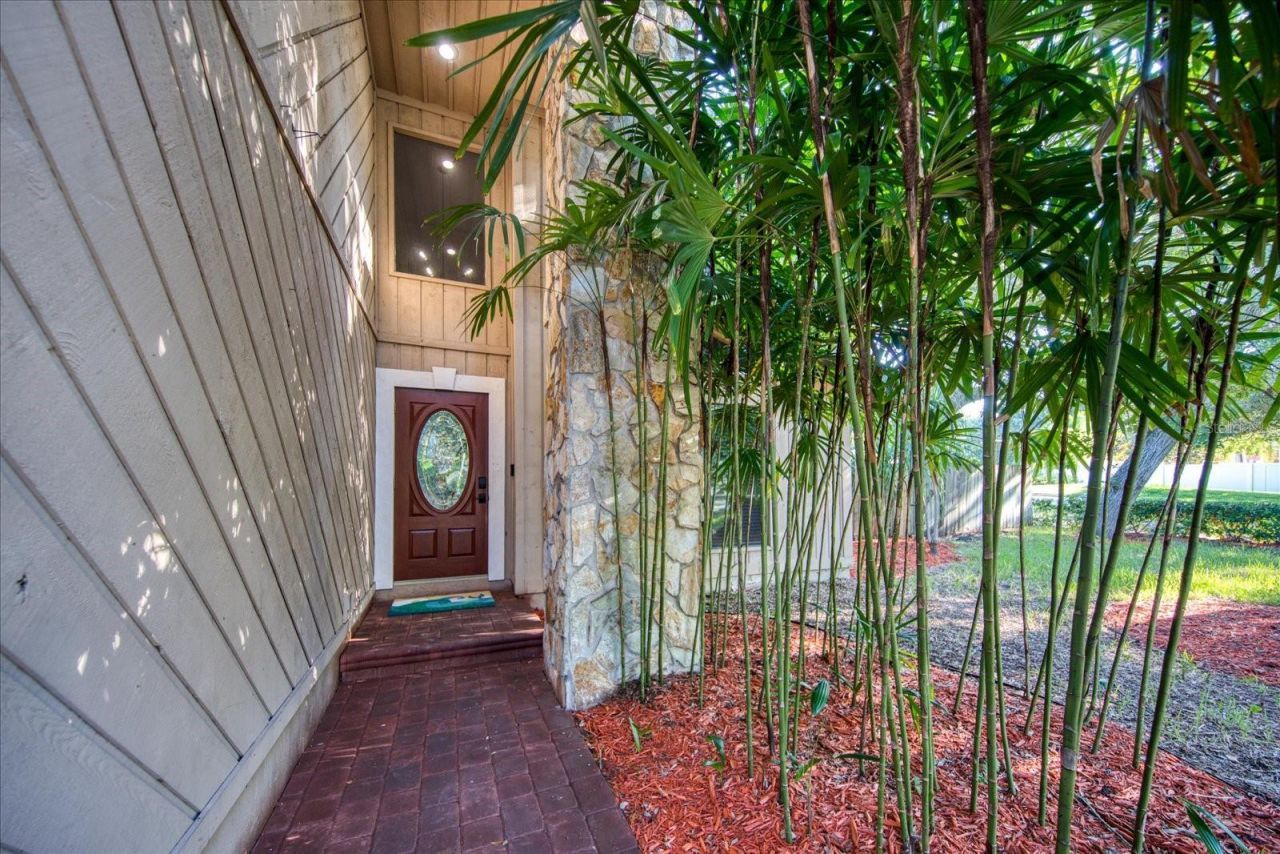 13703 Oak Forest Boulevard N, Seminole, FL 33776 Photo