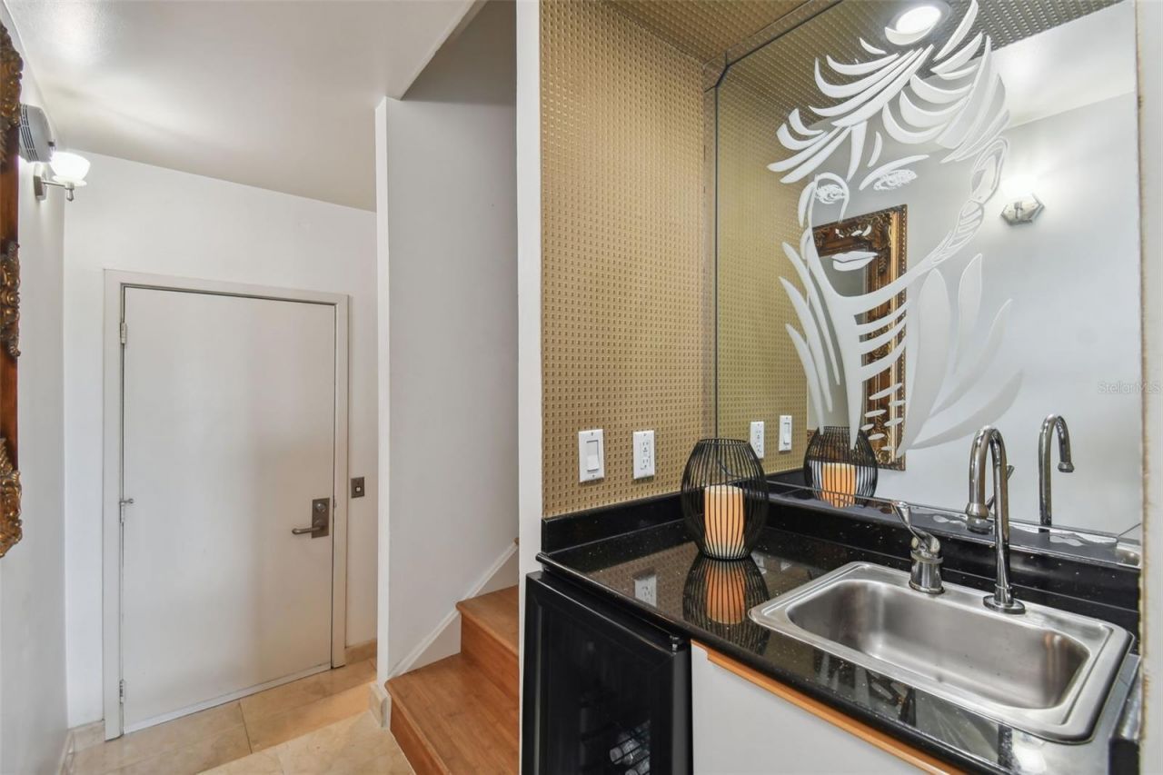 4950 Bayshore Boulevard, Unit 22, Tampa, FL 33611 Photo