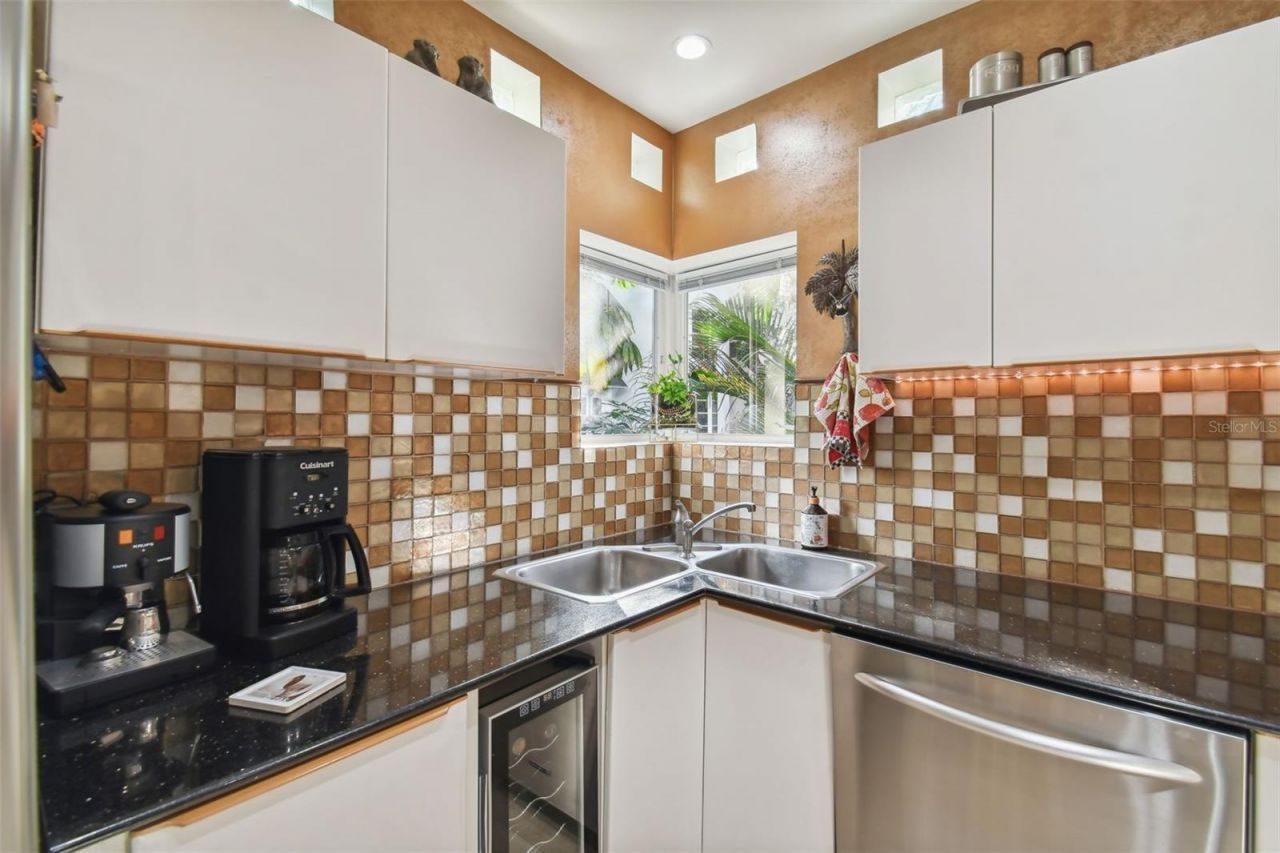 4950 Bayshore Boulevard, Unit 22, Tampa, FL 33611 Photo