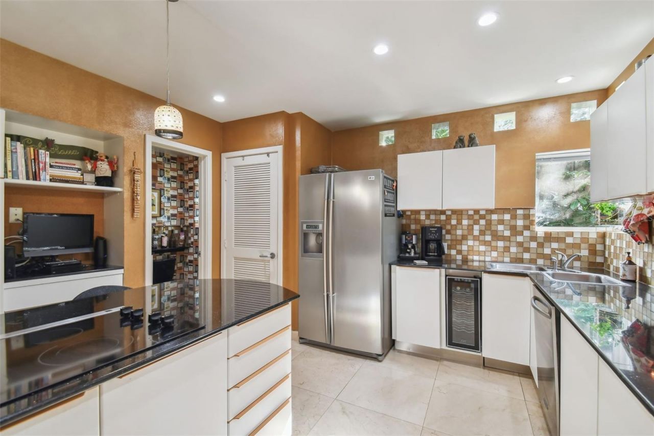 4950 Bayshore Boulevard, Unit 22, Tampa, FL 33611 Photo