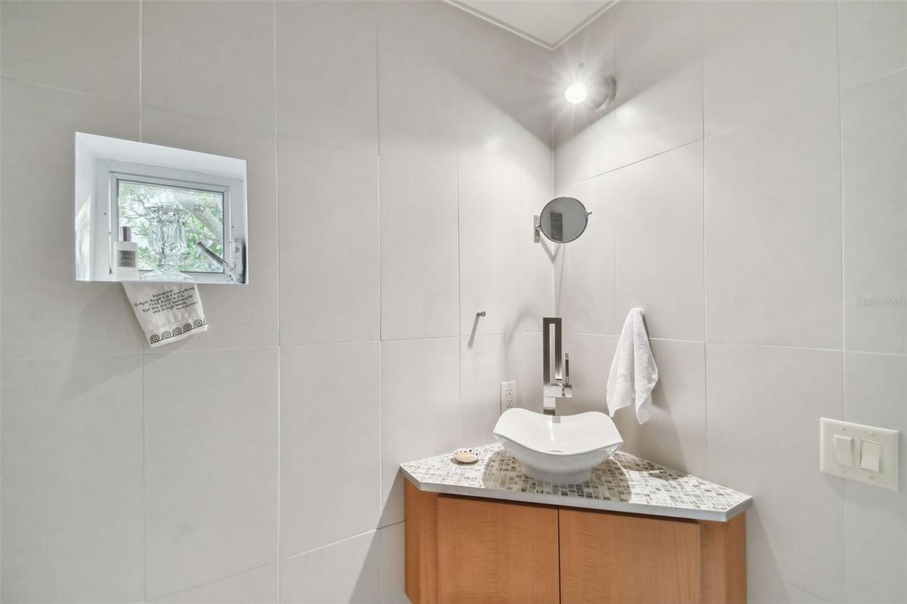 4950 Bayshore Boulevard, Unit 22, Tampa, FL 33611 Photo