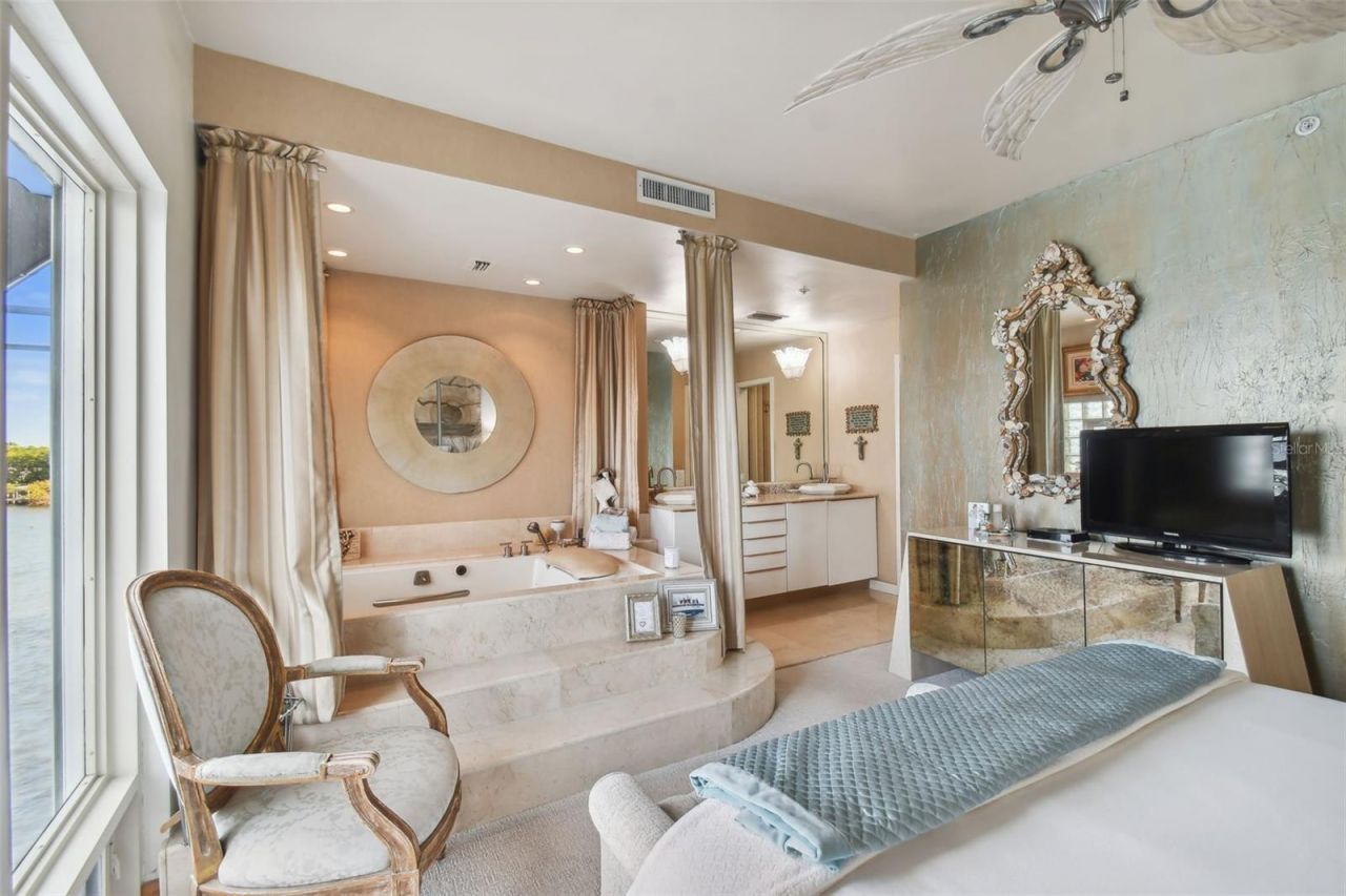4950 Bayshore Boulevard, Unit 22, Tampa, FL 33611 Photo