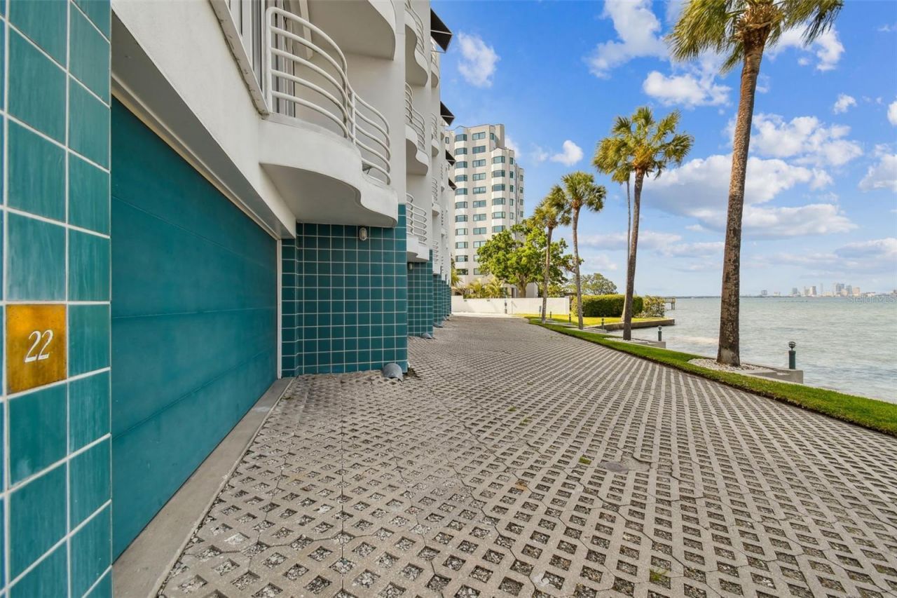 4950 Bayshore Boulevard, Unit 22, Tampa, FL 33611 Photo