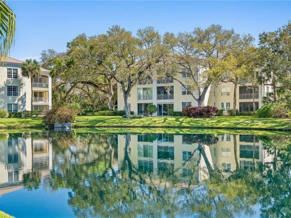 200 Sable Oak Lane, Unit 204, Vero Beach, FL 32963