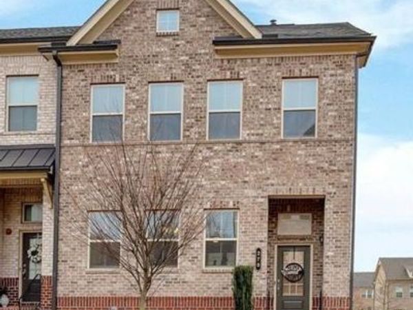 270 Commons Avenue , Woodstock, GA 30188