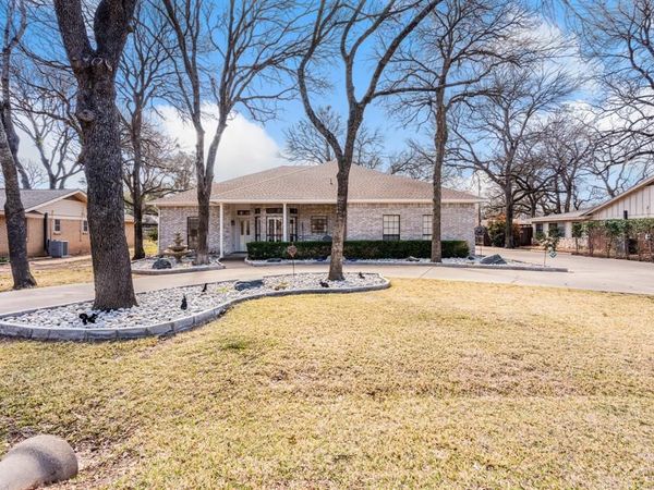 6305 Navaho Trail, Granbury, TX 76049