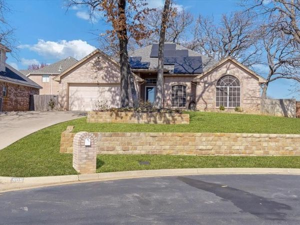 905 Forest Hollow Drive, Hurst, TX 76053