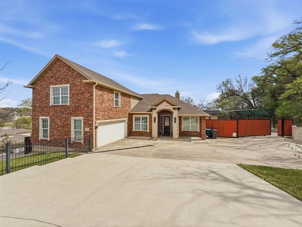2700 Refugio Avenue, Fort Worth, TX 76164