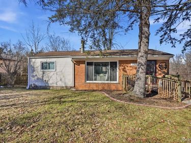3762 Percy King Road, Waterford Twp, MI 48329