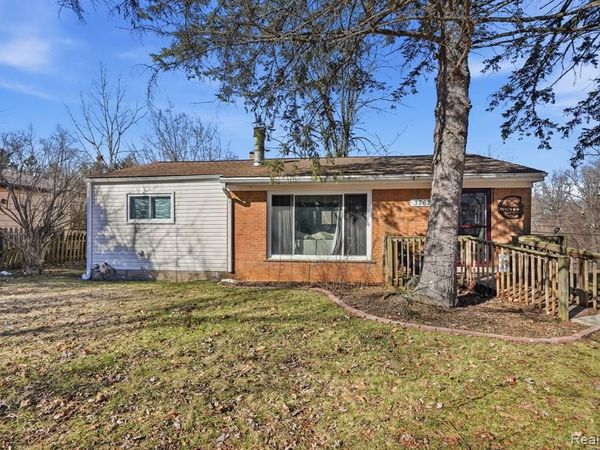 3762 Percy King Road, Waterford Twp, MI 48329