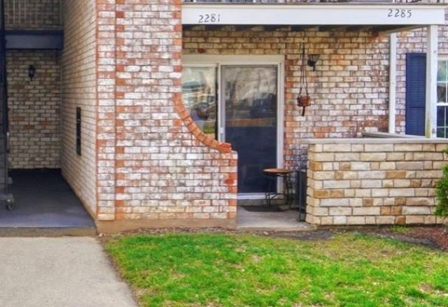2281 Crew Circle, West Carrollton, OH 45439 Main Photo