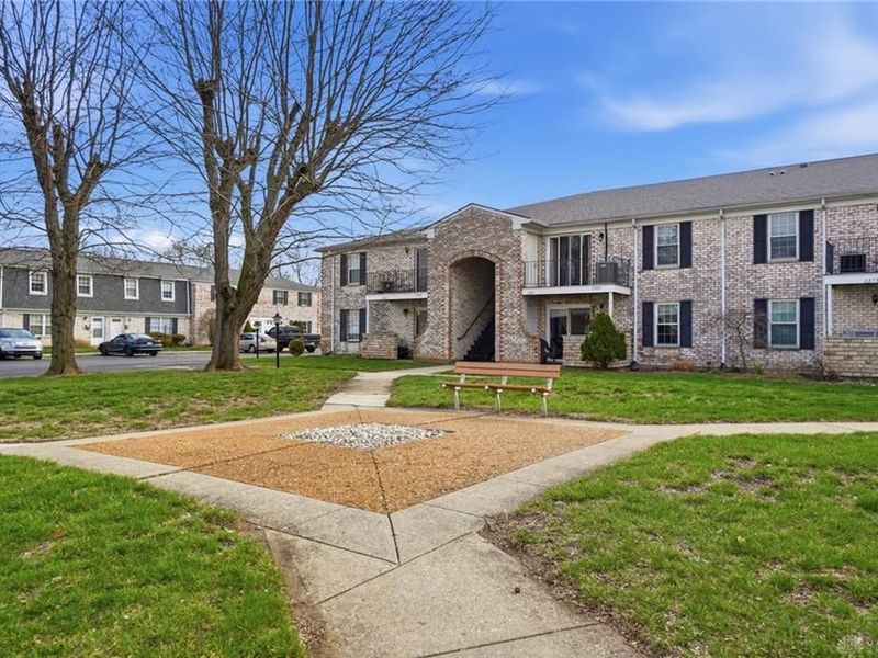 2281 Crew Circle, West Carrollton, OH 45439 Photo 3