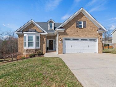 196 Benchmark Drive, Evington, VA 24550