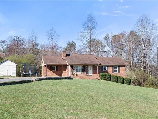 1041 Tom East Road , Westfield, NC 27053