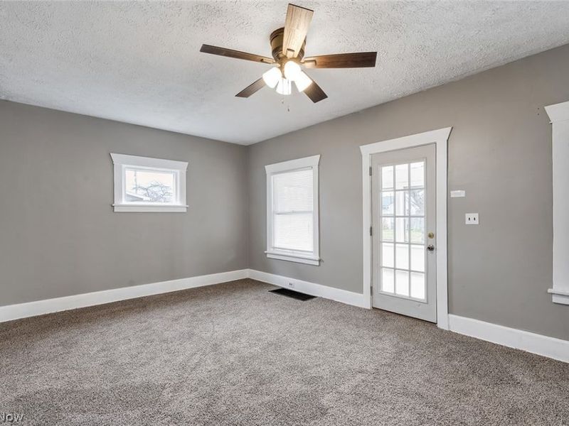 70 S Glenellen Avenue, Youngstown, OH 44509 Photo 10