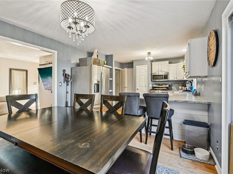 520 Gibbs Road, Akron, OH 44312 Photo 12