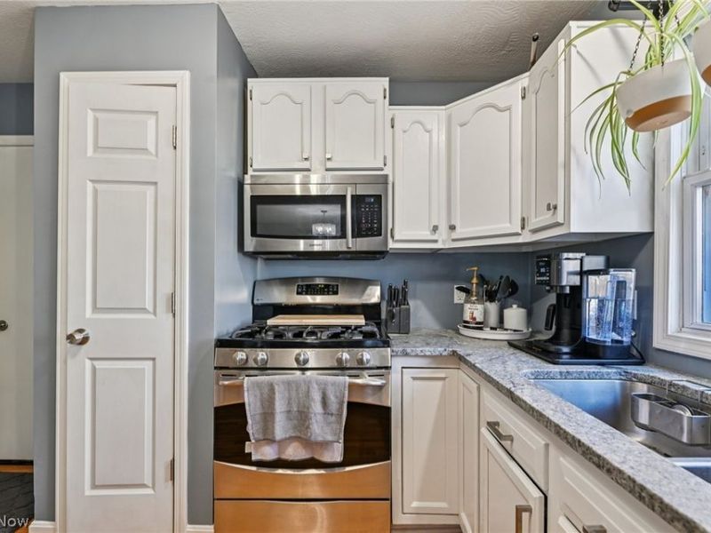 520 Gibbs Road, Akron, OH 44312 Photo 14