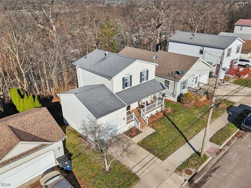 520 Gibbs Road, Akron, OH 44312 Photo 2