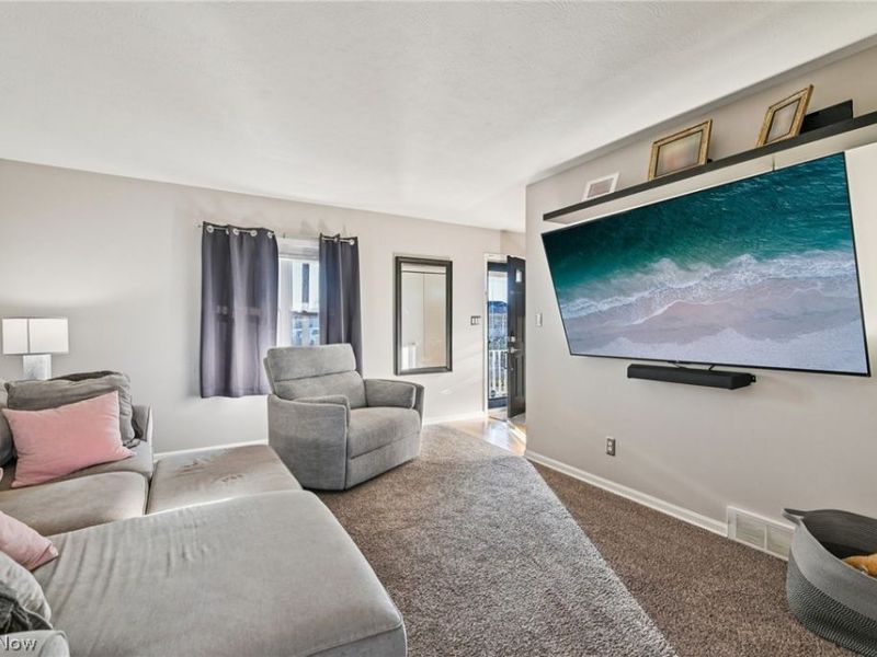 520 Gibbs Road, Akron, OH 44312 Photo 6