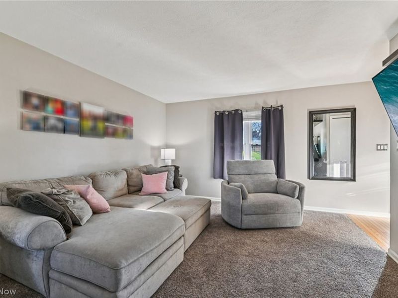 520 Gibbs Road, Akron, OH 44312 Photo 7