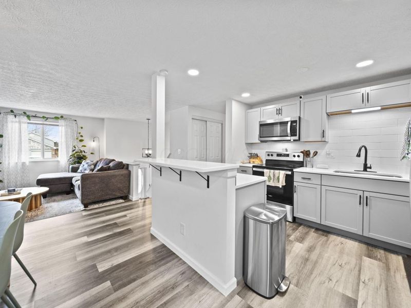 2310 Tempest Drive, Columbus, OH 43232 Photo 3