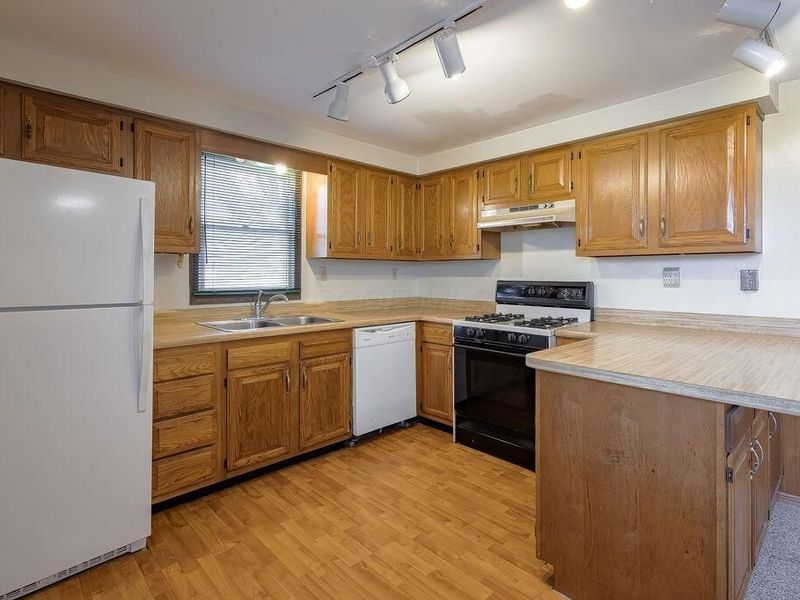 538 N Clayton Street, Centerburg, OH 43011 Photo 2