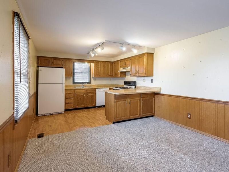 538 N Clayton Street, Centerburg, OH 43011 Photo 5