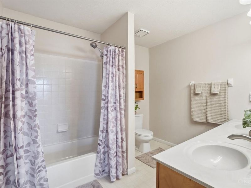 4329 Cody Brook Drive, Liberty Township, OH 45011 Photo 18