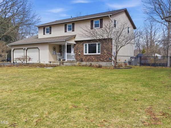 26 Sussex Way, Niskayuna, NY 12309