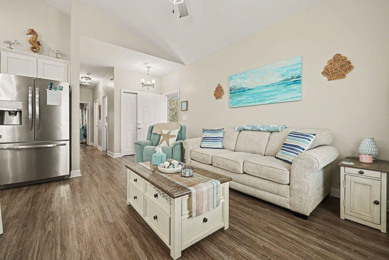 4315 Grande Harbour Blvd. Photo 11