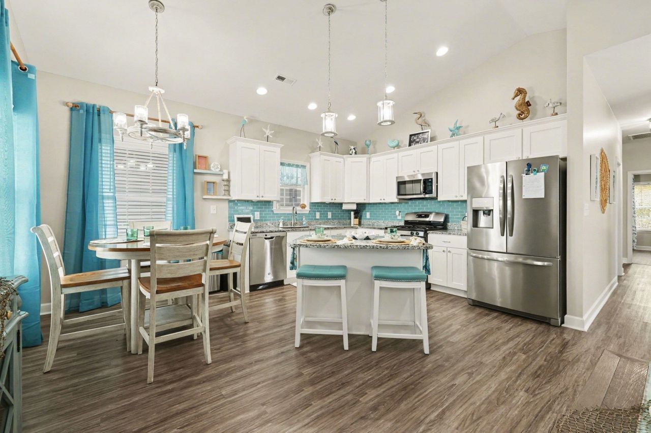 4315 Grande Harbour Blvd. Photo 12