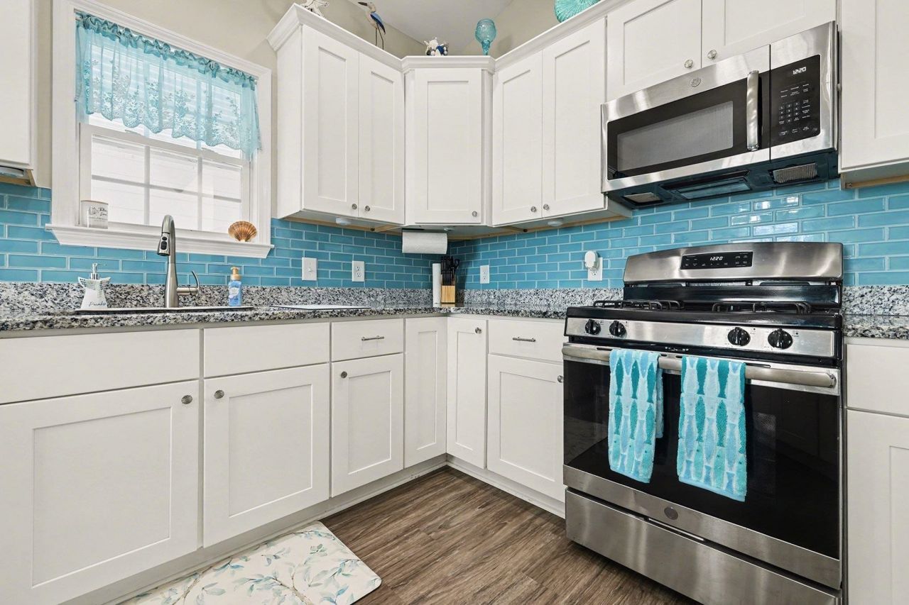 4315 Grande Harbour Blvd. Photo 15