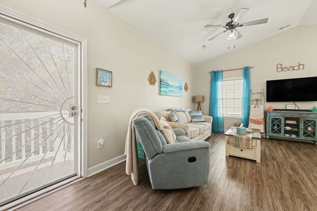 4315 Grande Harbour Blvd. Photo 5