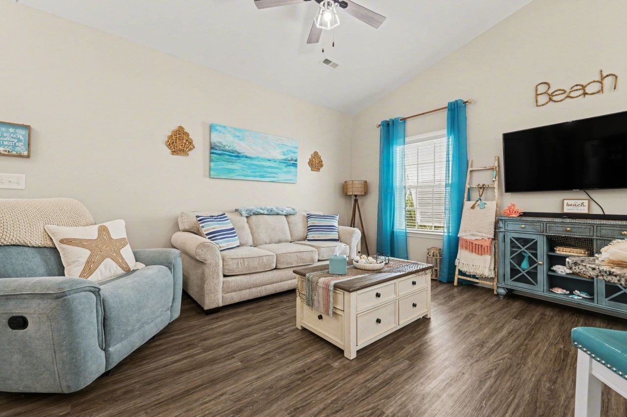 4315 Grande Harbour Blvd. Photo 7