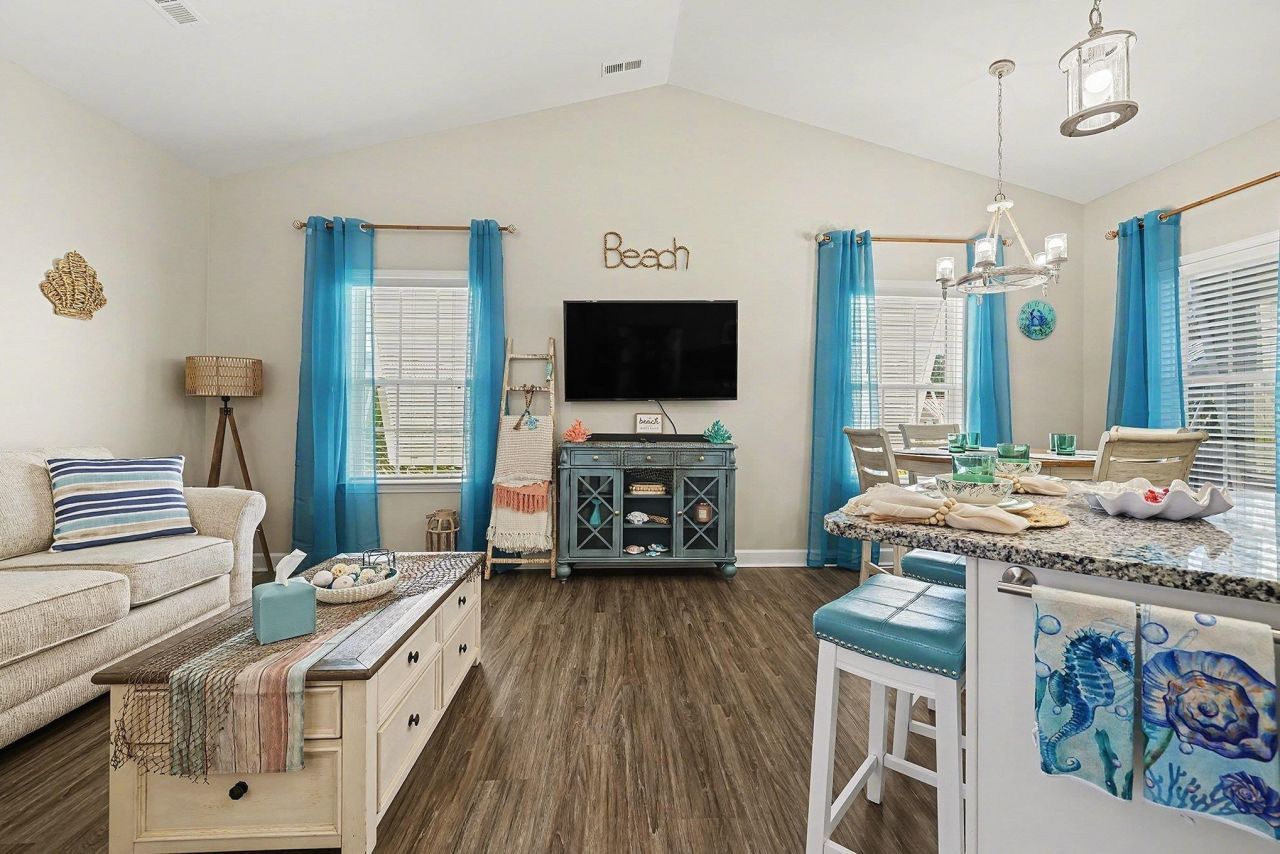 4315 Grande Harbour Blvd. Photo 8