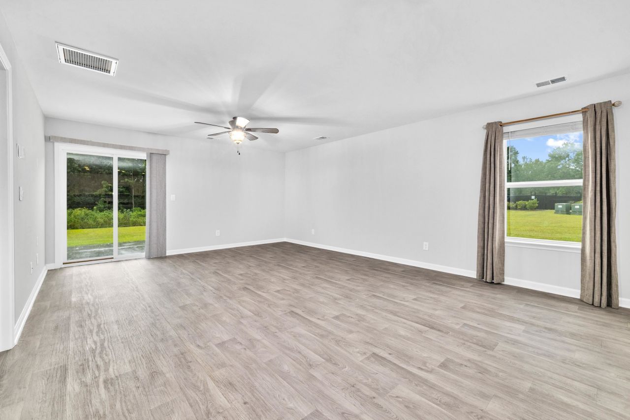 339 Woodcross Court Photo 13