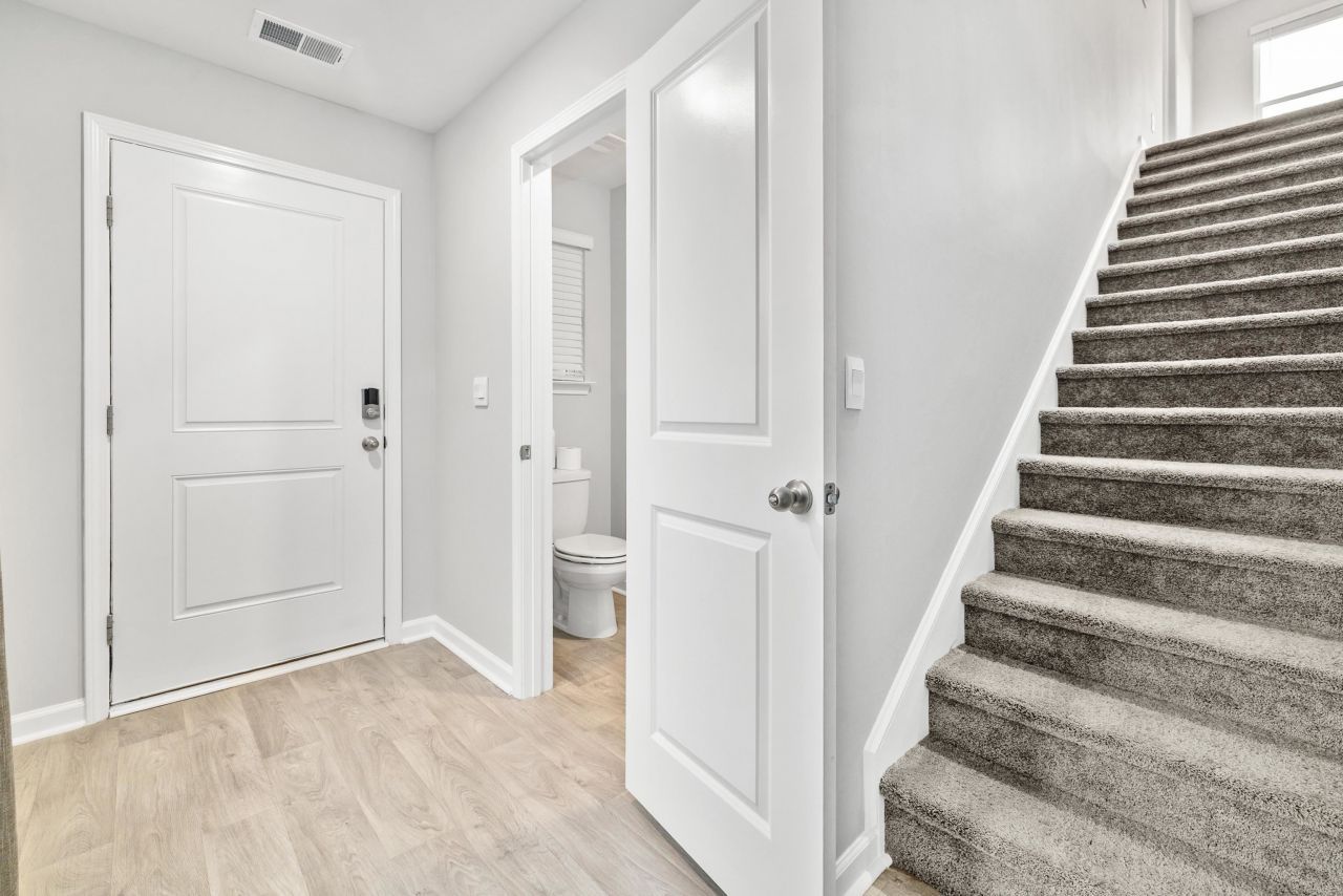 339 Woodcross Court Photo 23