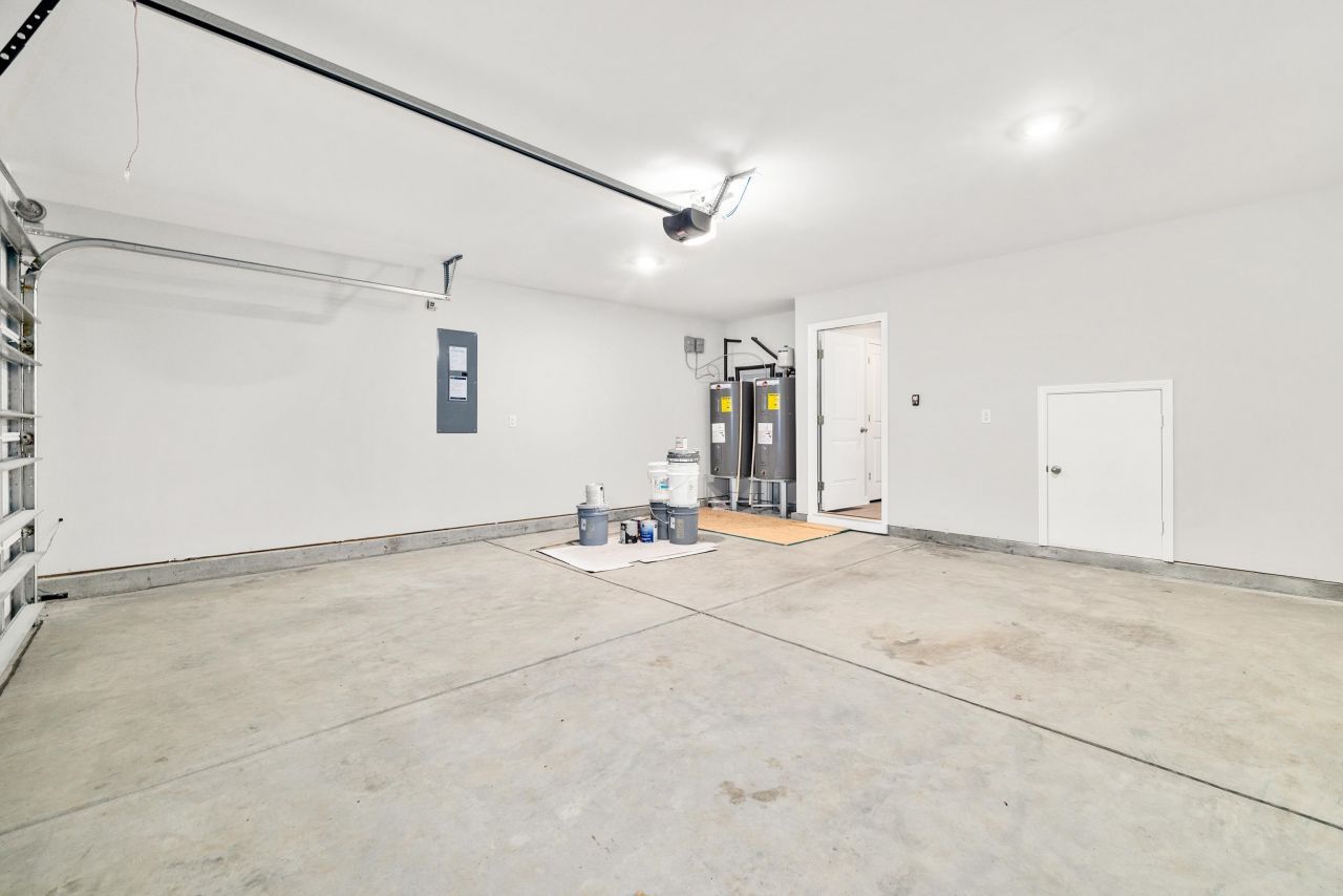 339 Woodcross Court Photo 32