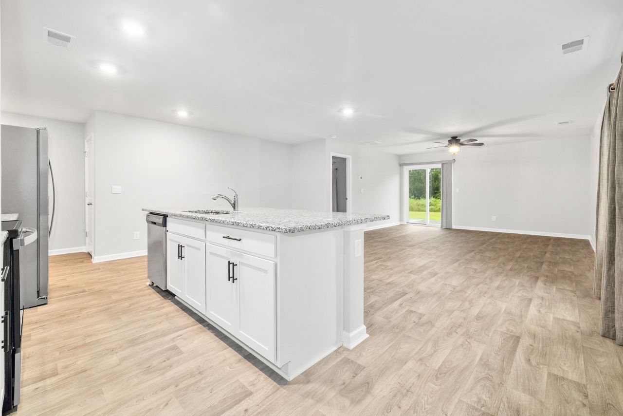 339 Woodcross Court Photo 8