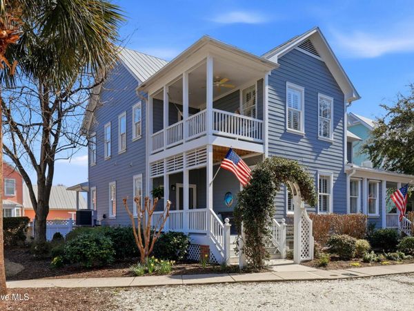 221 Silver Sloop Way, Carolina Beach, NC 28428