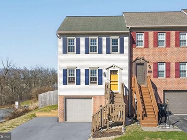 101 TOWNHOUSE LANE, LANCASTER, PA 17603