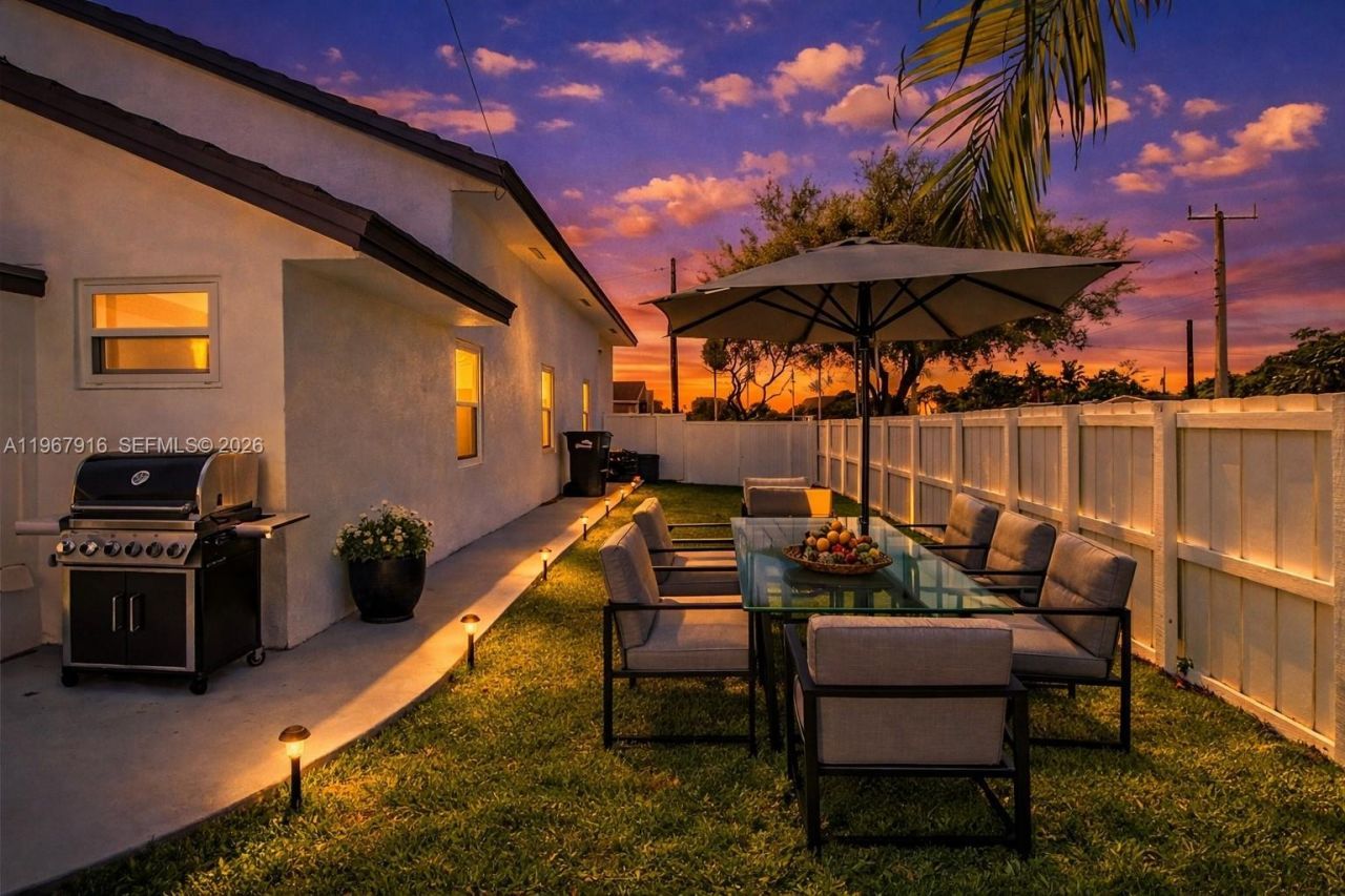 7893 SW 9th Ter , Miami, FL 33144 Photo