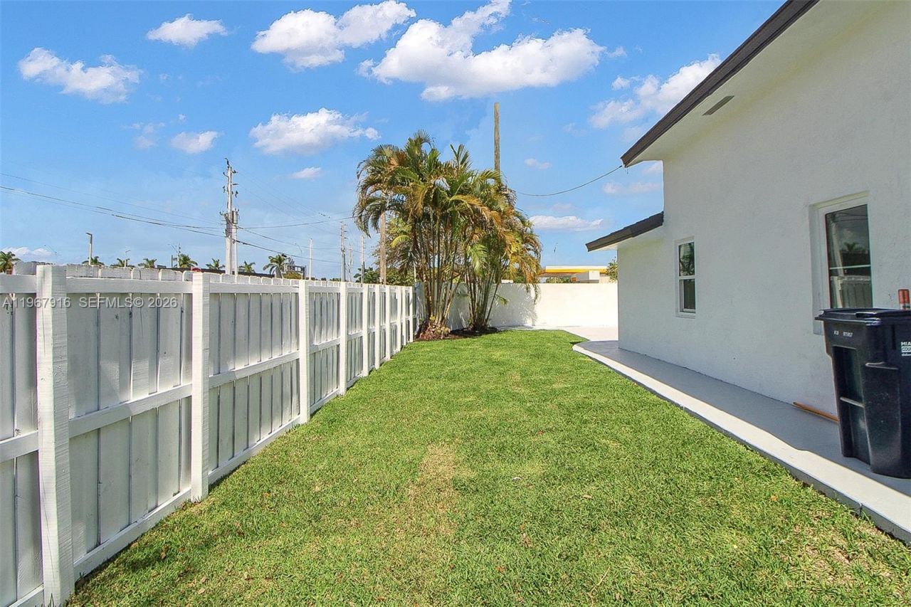 7893 SW 9th Ter, Miami, FL 33155 Photo