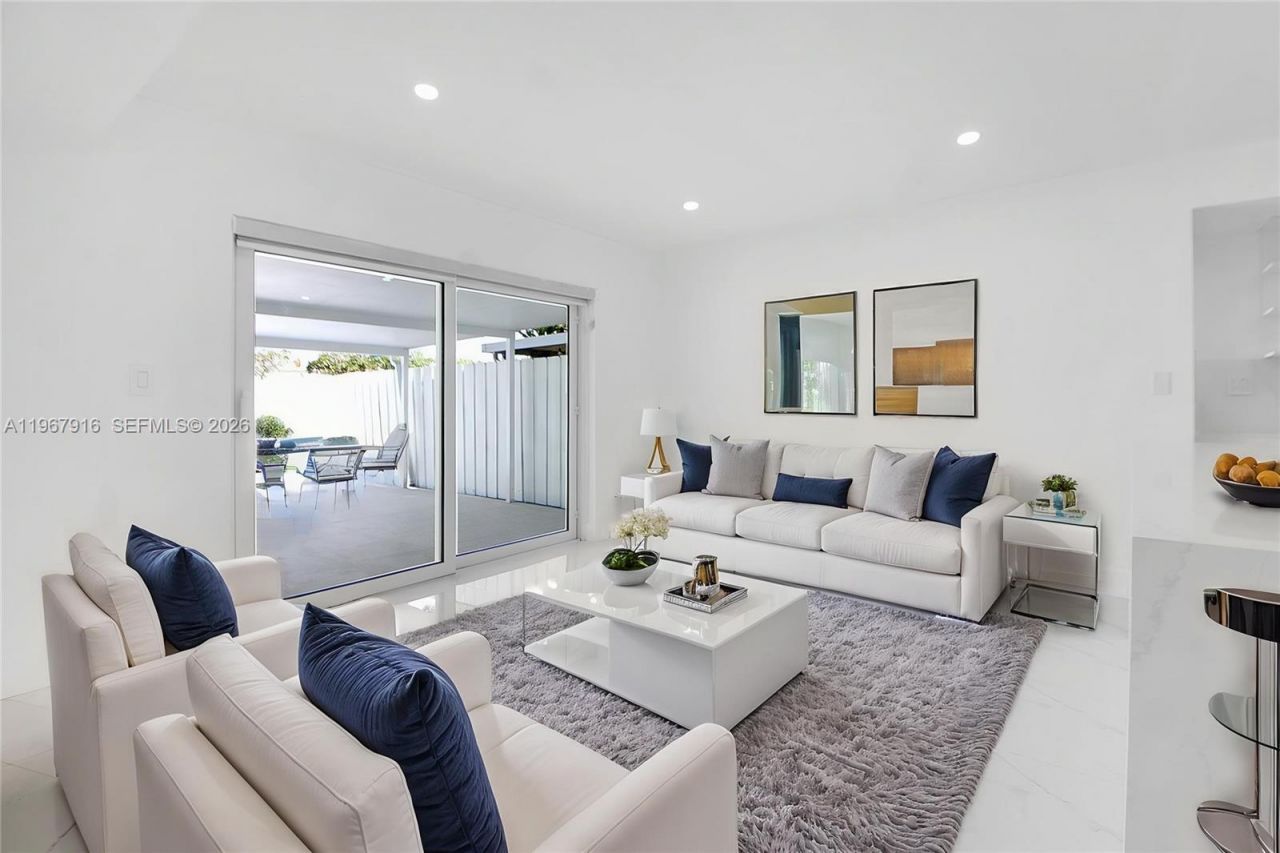 7893 SW 9th Ter , Miami, FL 33144 Photo