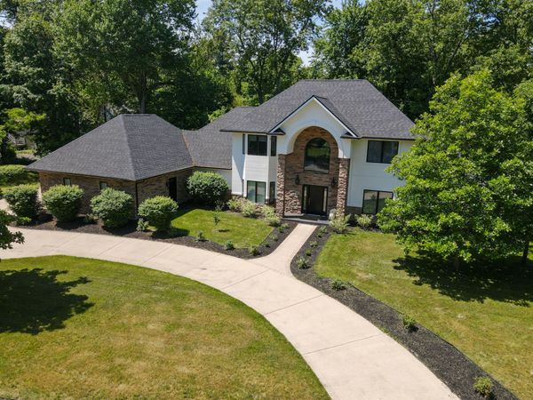 12 S Broadway, Beverly Shores, IN 46301