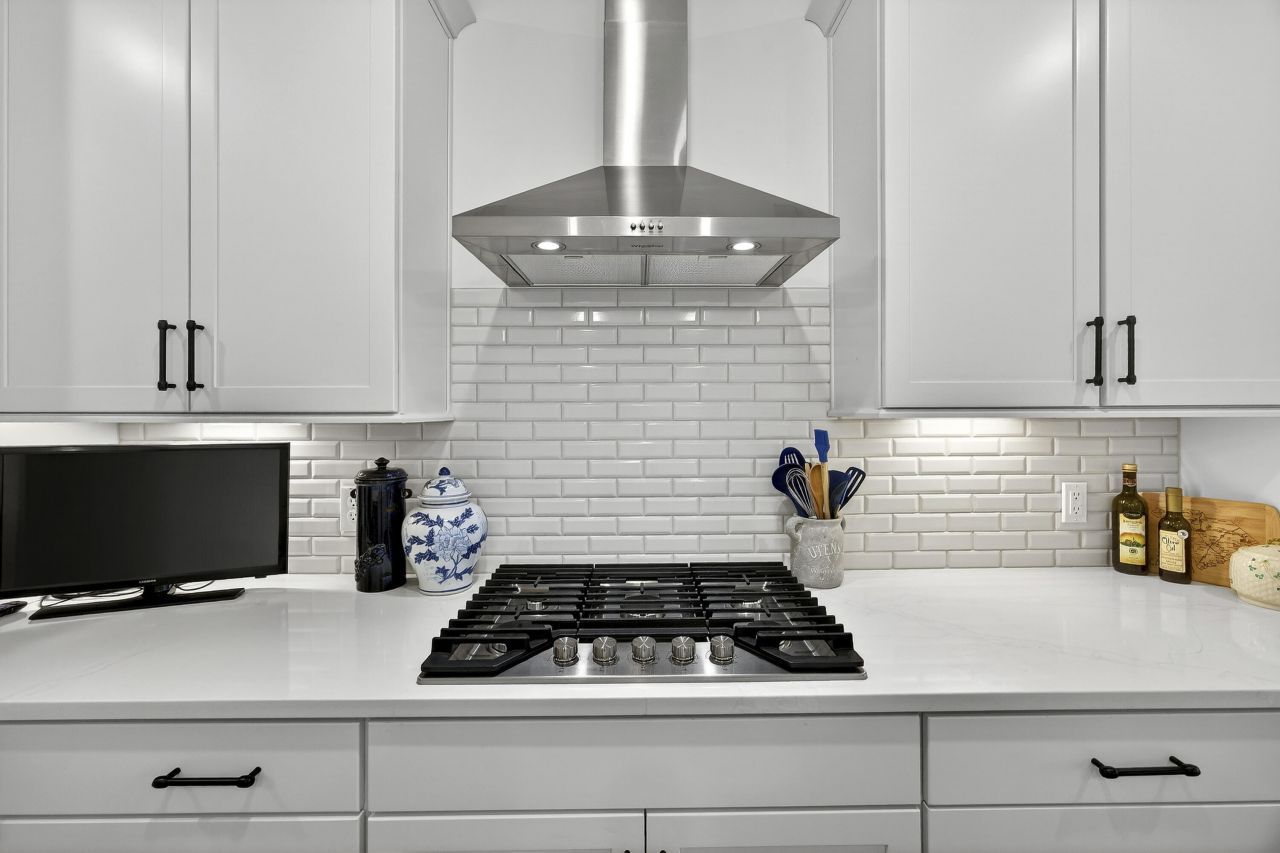 106 Pine Waters Lane Photo 12