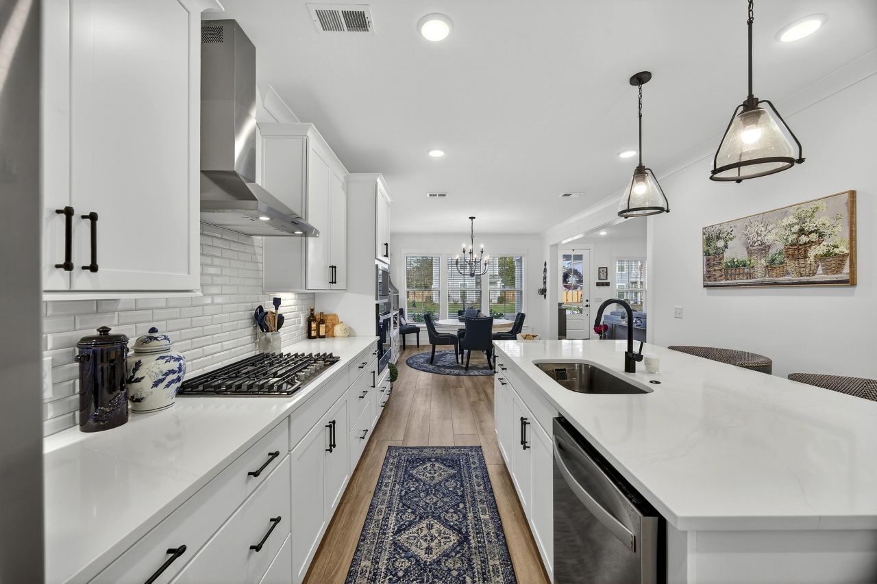 106 Pine Waters Lane Photo 13