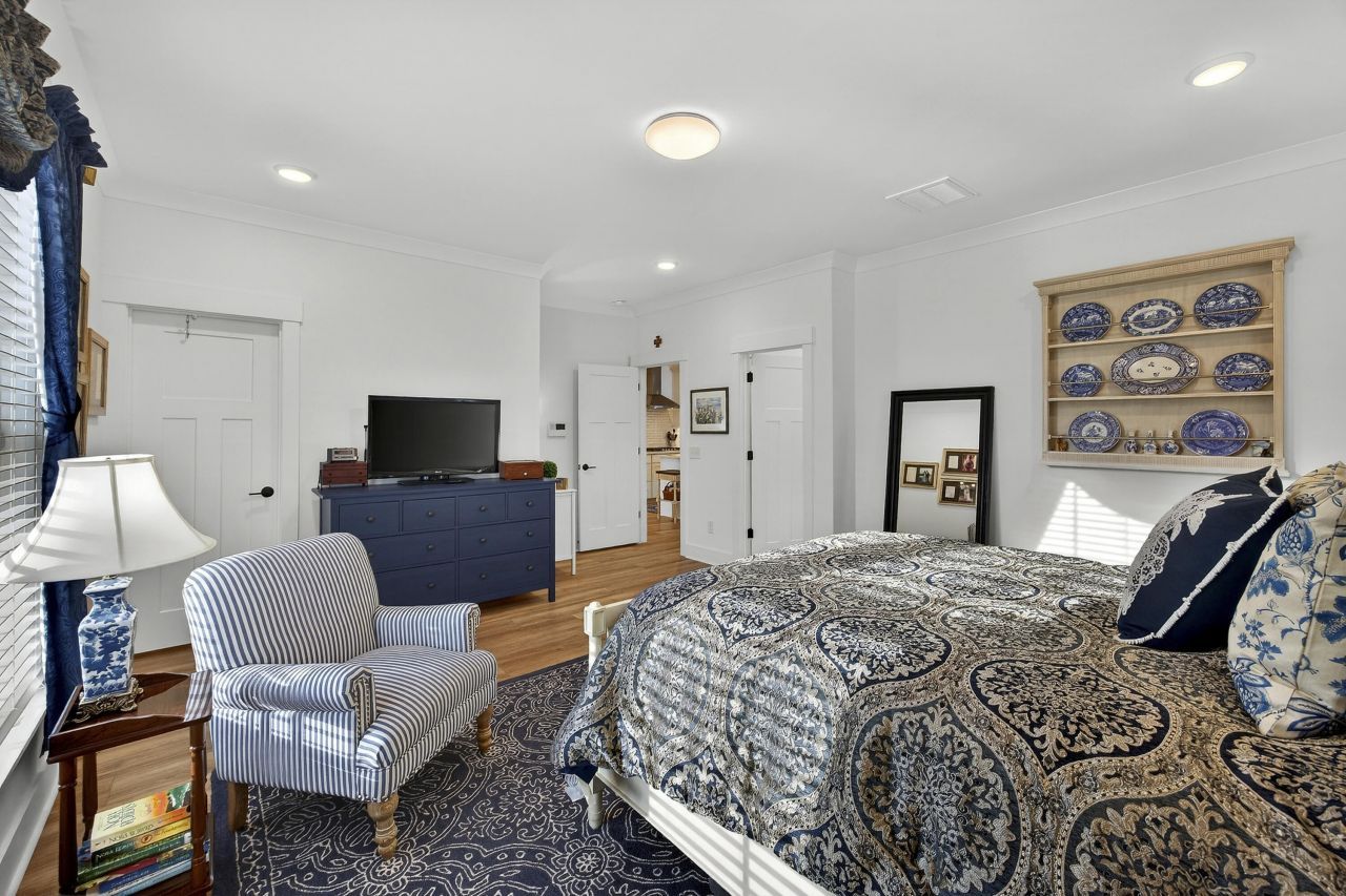 106 Pine Waters Lane Photo 17