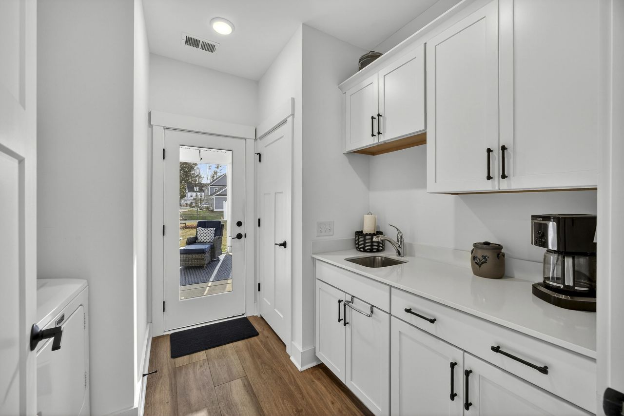 106 Pine Waters Lane Photo 22